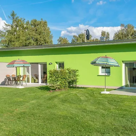 Ferienhaus Bungis Ferien Direkt Am Grimnitzsee, Karree 06 *