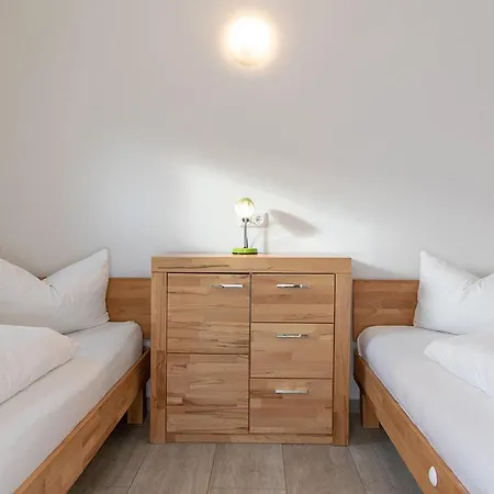 Ferienhaus Bungis Ferien Direkt Am Grimnitzsee, Karree 06